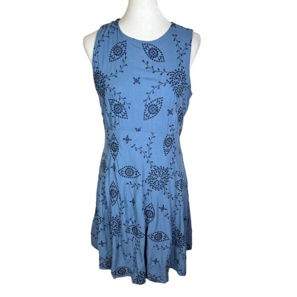 Beige by eci Blue Eyelet Floral Embroidered Fit and Flare Midi Sundress Size 12 - Picture 1 of 8